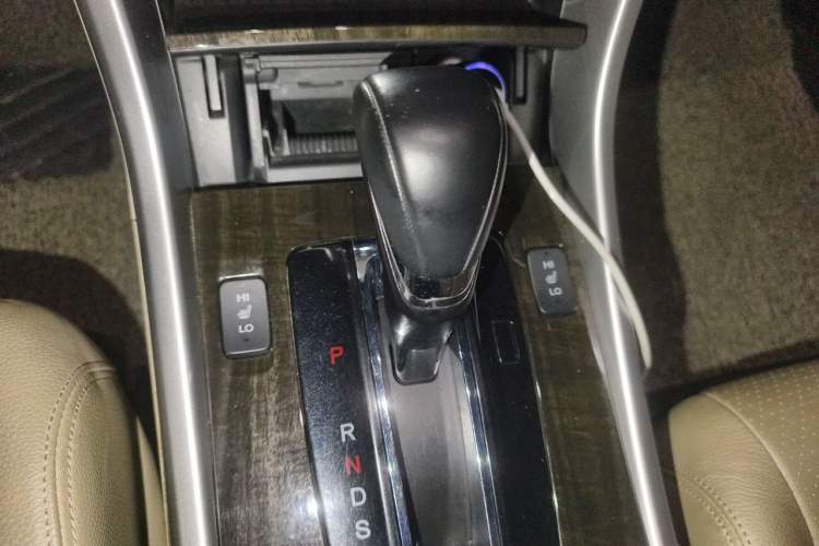 Used Honda Accord 2014 2.4L EX Luxury Edition Gear Lever