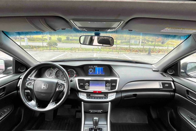 Used Honda Accord 2014 2.0L EX Luxury Edition Interior 1