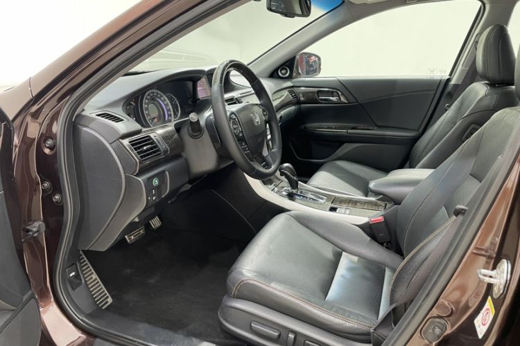 Used Honda Accord 2014 3.0L EXLN Flagship Edition Interior 10