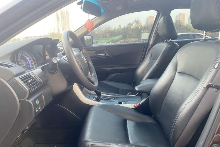 Used Honda Accord 2014 2.0L LX Comfort Edition Interior 2