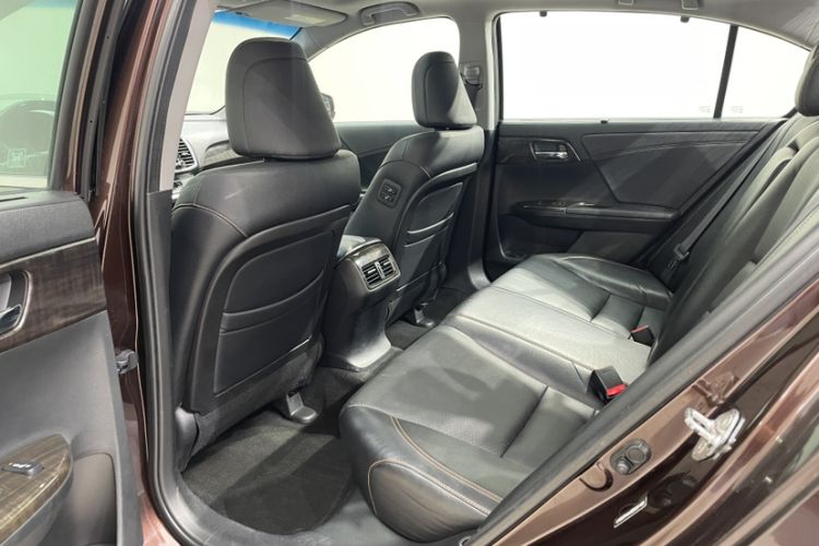 Used Honda Accord 2014 3.0L EXLN Flagship Edition Interior 3