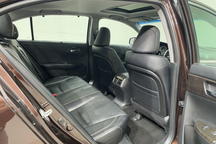Used Honda Accord 2014 3.0L EXLN Flagship Edition Interior 8