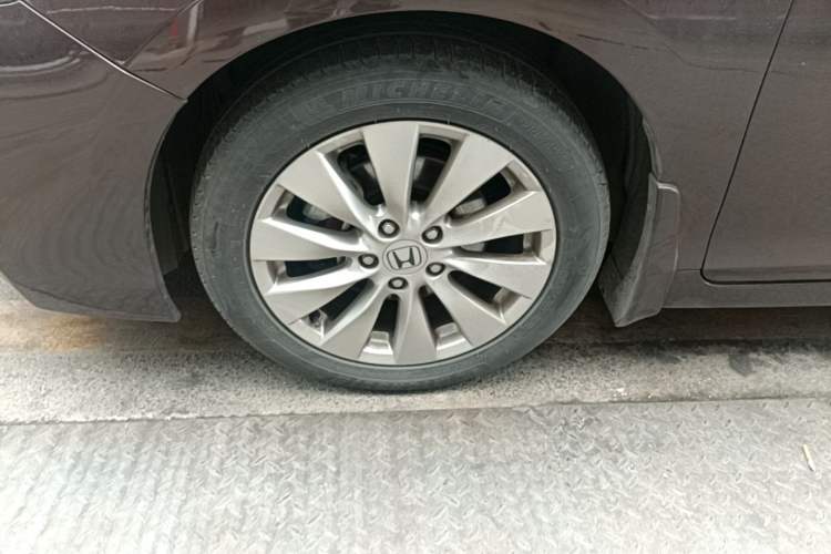 Used Honda Accord 2014 2.4L EXN Luxury Navigation Edition Left Front Wheel Hub