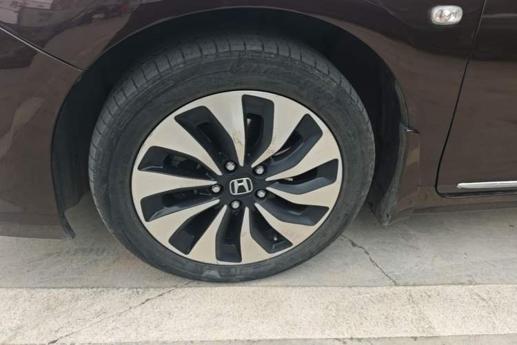Used Honda Accord 2014 2.0L LX Comfort Edition Left Front Wheel Hub