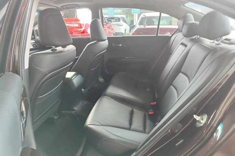 Used Honda Accord 2014 2.0L EX Luxury Edition Left Rear Seat