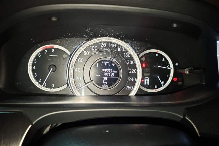 Used Honda Accord 2014 2.0L EX Luxury Edition Odometer Close Up