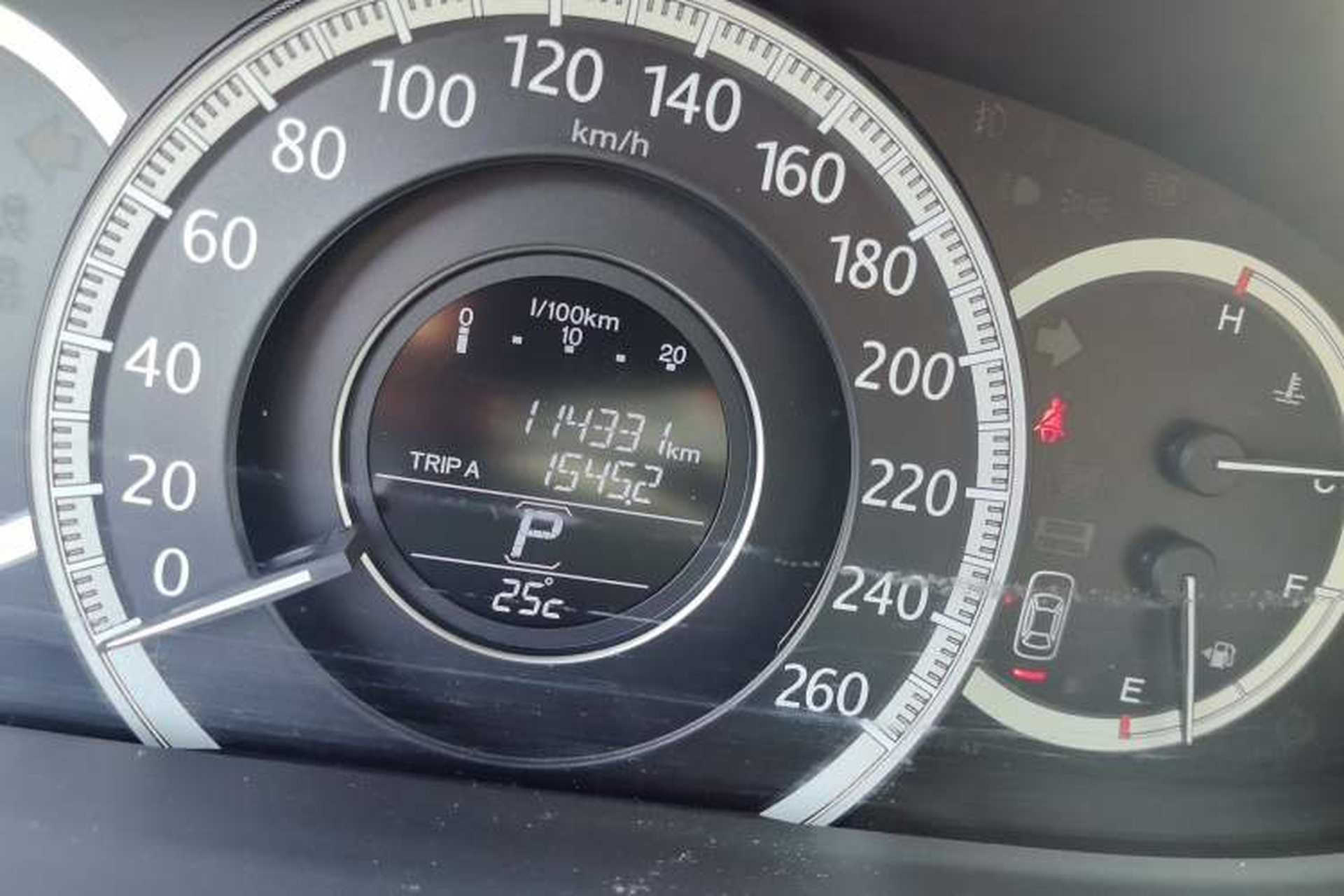 Used Honda Accord 2014 2.0L LX Comfort Edition Odometer Close Up