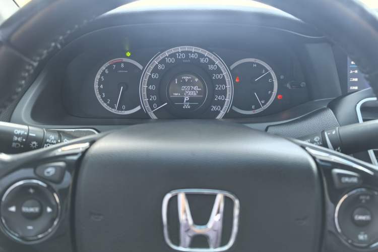 Used Honda Accord 2014 2.0L EX Luxury Edition Odometer Close Up