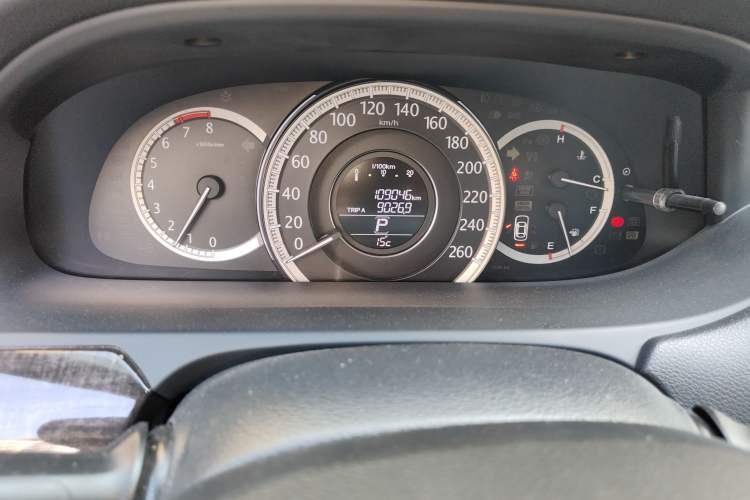 Used Honda Accord 2014 2.4L LX Comfort Edition Odometer Close Up