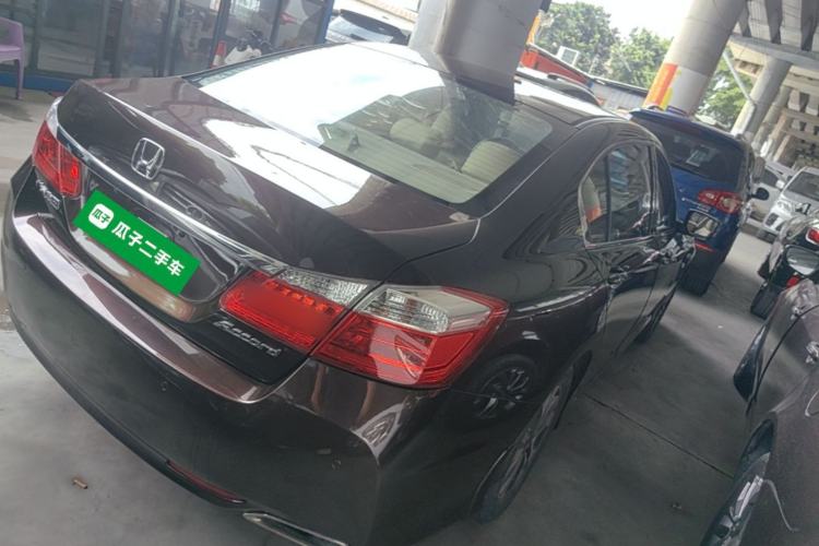 Used Honda Accord 2014 2.0L LX Comfort Edition Rear Right 45 Deg
