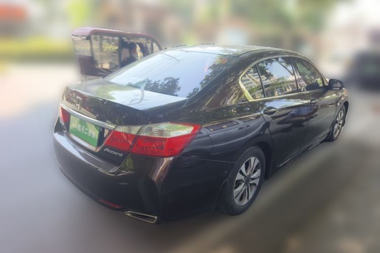 Used Honda Accord 2014 2.0L EX Luxury Edition Rear Right 45 Deg