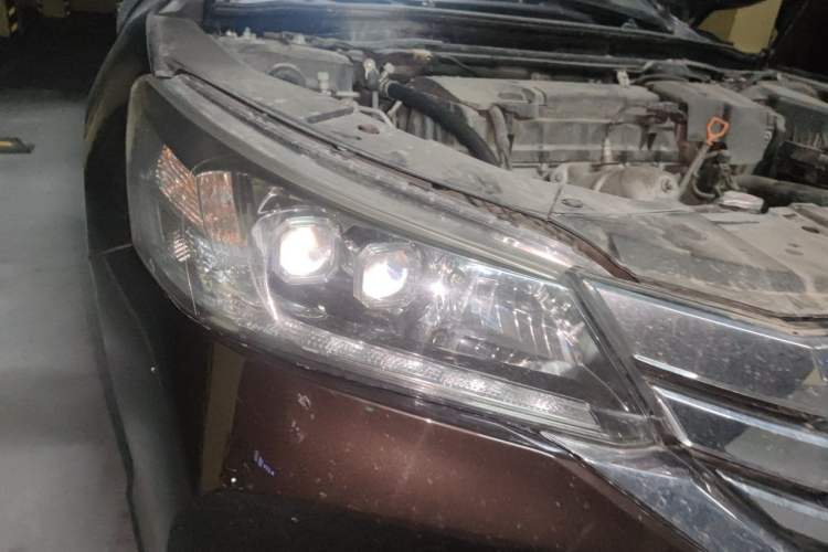 Used Honda Accord 2014 2.4L EX Luxury Edition Right Front Headlight