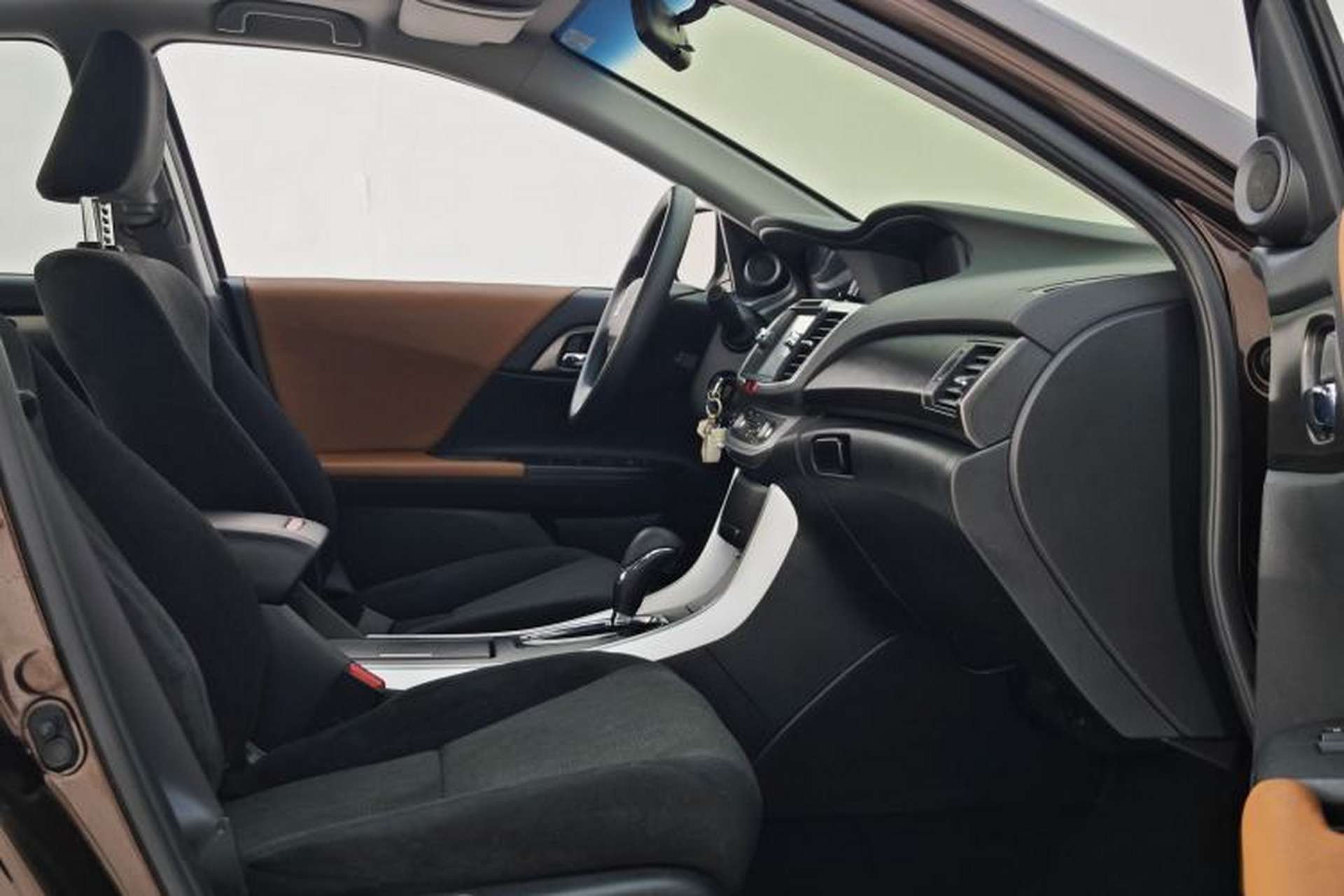 Used Honda Accord 2014 2.0L LX Comfort Edition Right Front Seat