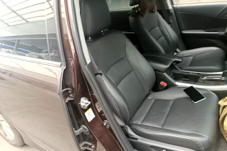 Used Honda Accord 2014 2.4L EXN Luxury Navigation Edition Right Front Seat