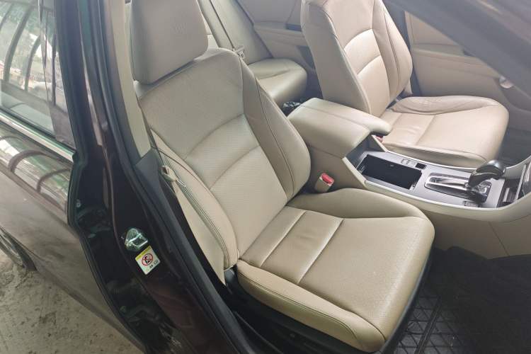 Used Honda Accord 2014 2.0L EX Luxury Edition Right Front Seat