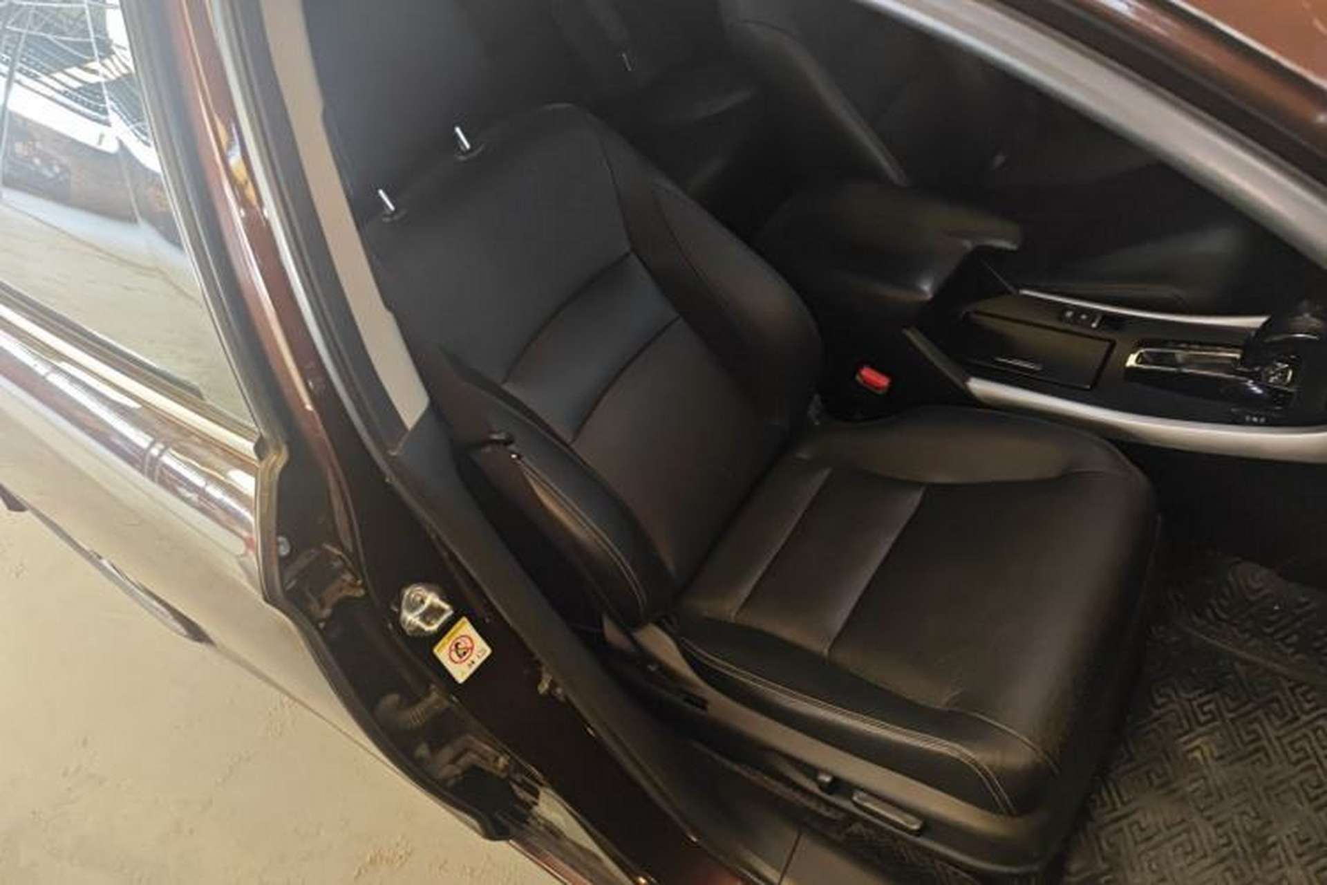 Used Honda Accord 2014 2.0L EXN Luxury Navigation Edition Right Front Seat