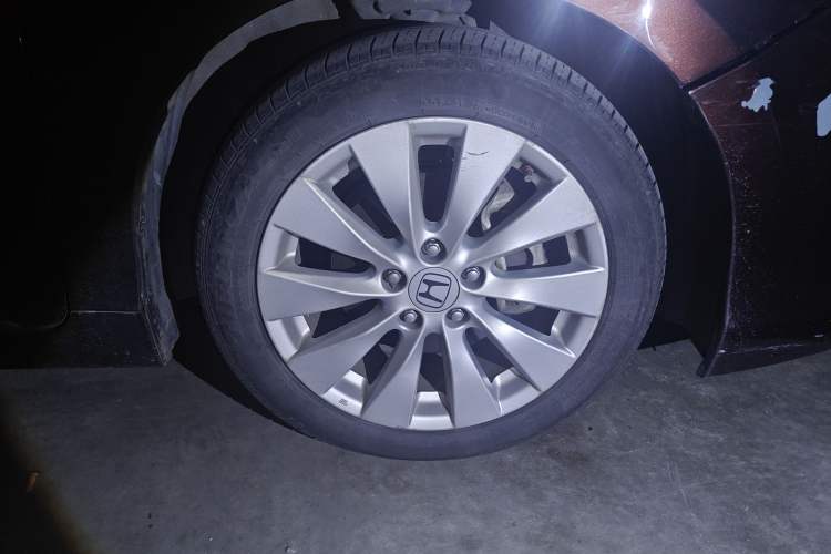 Used Honda Accord 2014 2.4L EX Luxury Edition Right Front Wheel Hub