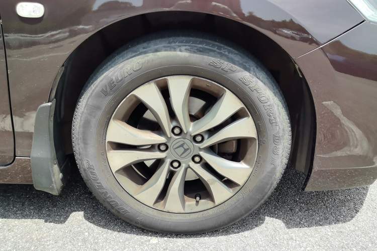 Used Honda Accord 2014 2.0L LX Comfort Edition Right Front Wheel Hub