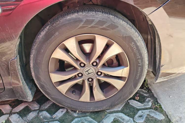 Used Honda Accord 2014 2.0L EX Luxury Edition Right Front Wheel Hub