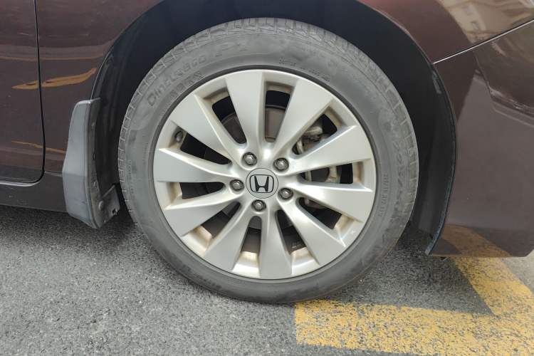 Used Honda Accord 2014 2.4L LX Comfort Edition Right Front Wheel Hub