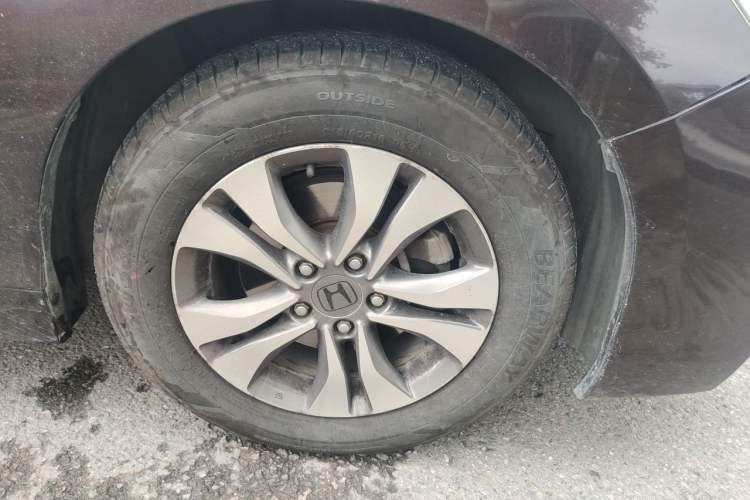 Used Honda Accord 2014 2.0L LX Comfort Edition Right Front Wheel Hub