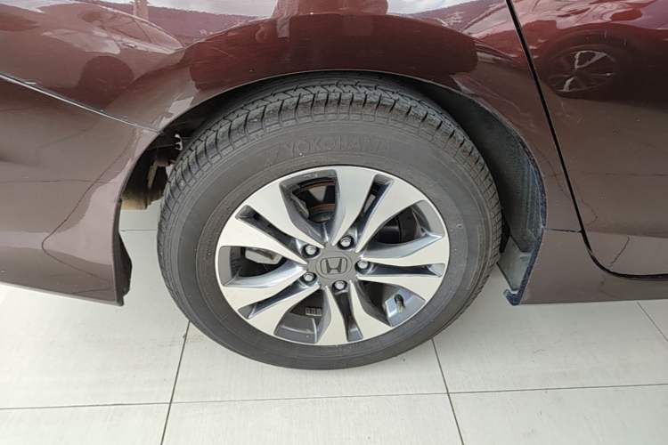 Used Honda Accord 2014 2.0L EX Luxury Edition Right Rear Wheel Hub
