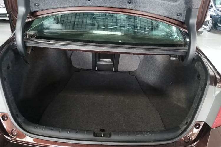 Used Honda Accord 2014 2.4L EX Luxury Edition Trunk