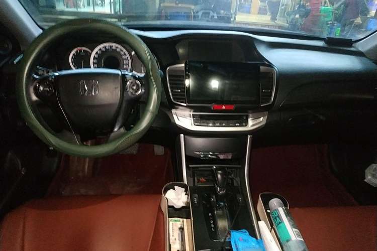 Used Honda Accord 2014 2.0L EX Luxury Edition Center Console