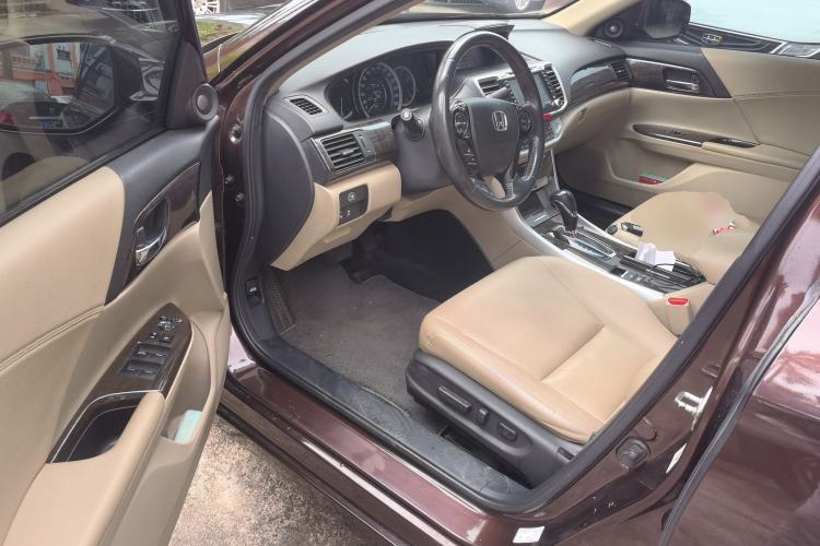 Used Honda Accord 2014 2.4L EXN Luxury Navigation Edition Driver Seat
