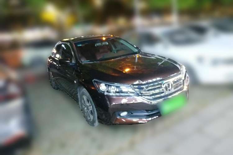 Used Honda Accord 2014 2.0L EX Luxury Edition Front Right 45 Deg