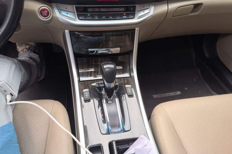 Used Honda Accord 2014 2.4L EXN Luxury Navigation Edition Gear Lever