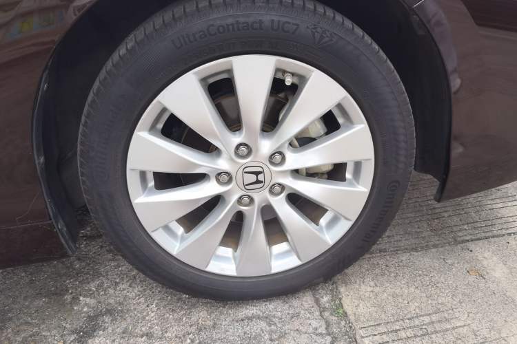 Used Honda Accord 2014 2.4L EXN Luxury Navigation Edition Right Front Wheel Hub
