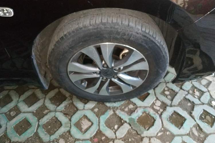 Used Honda Accord 2014 2.0L EX Luxury Edition Right Front Wheel Hub