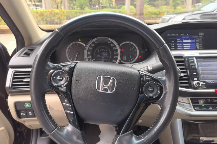 Used Honda Accord 2014 2.4L EXN Luxury Navigation Edition Steering Wheel