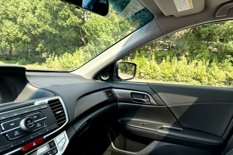 Used Honda Accord 2014 2.0L EX Luxury Edition Headliner