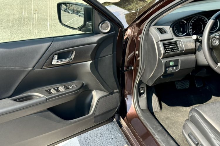Used Honda Accord 2014 2.0L EX Luxury Edition Interior 1