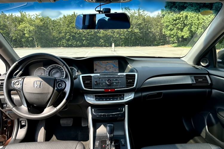 Used Honda Accord 2014 2.0L EX Luxury Edition Interior 3
