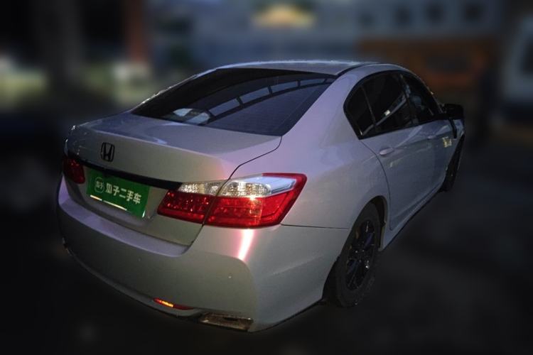 Used Honda Accord 2014 2.0L LX Comfort Edition Rear Right 45 Deg