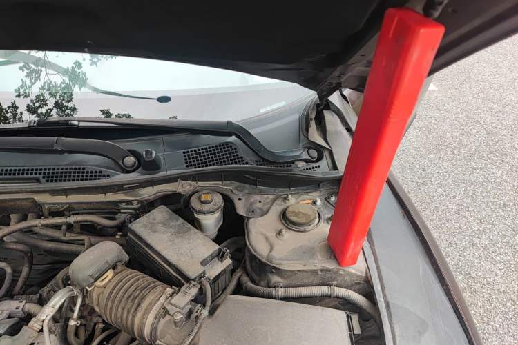 Used Honda Accord 2014 2.0L LX Comfort Edition Engine Bay Left