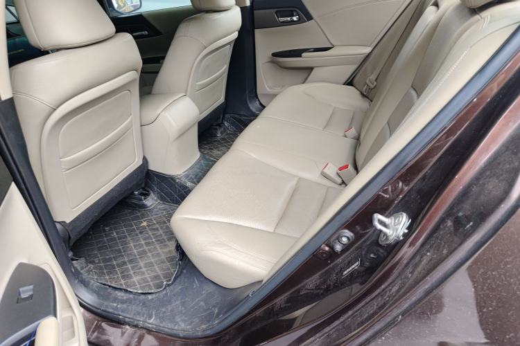 Used Honda Accord 2014 2.0L EX Luxury Edition Left Rear Seat