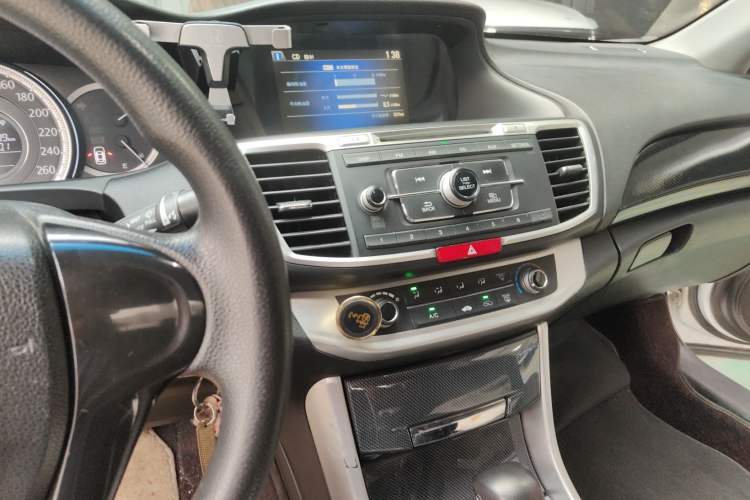 Used Honda Accord 2014 2.0L LX Comfort Edition Audio And AC Panel