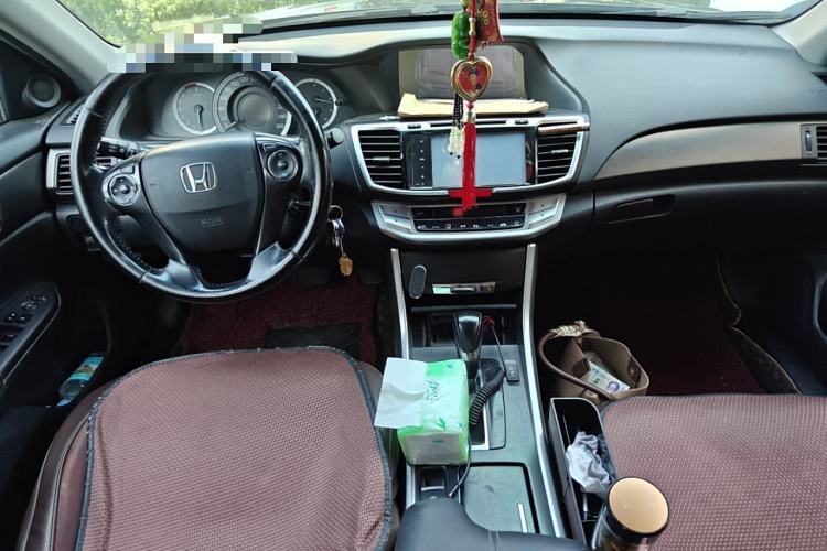 Used Honda Accord 2014 2.0L EX Luxury Edition Center Console