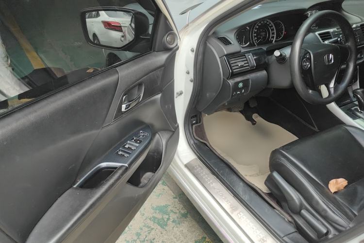 Used Honda Accord 2014 2.0L LX Comfort Edition Driver Seat