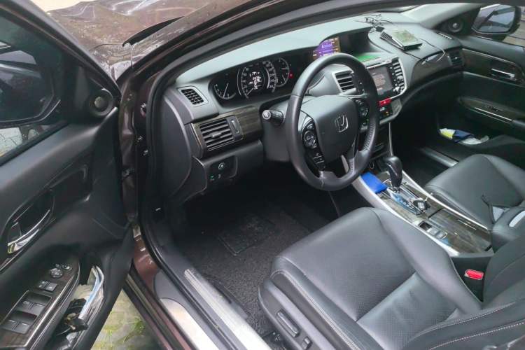 Used Honda Accord 2014 2.4L EXN Luxury Navigation Edition Driver Seat