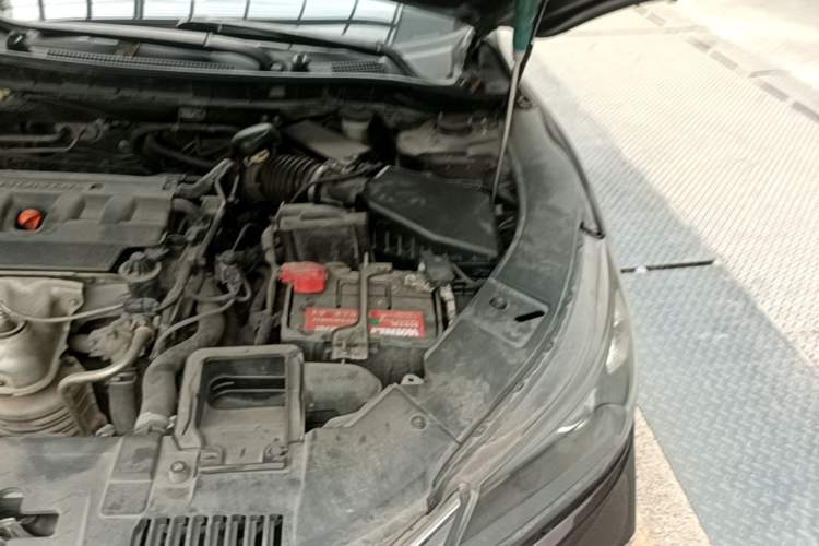 Used Honda Accord 2014 2.0L LX Comfort Edition Engine Bay Left