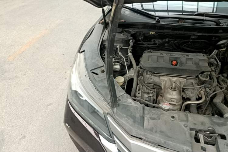 Used Honda Accord 2014 2.0L LX Comfort Edition Engine Bay Right