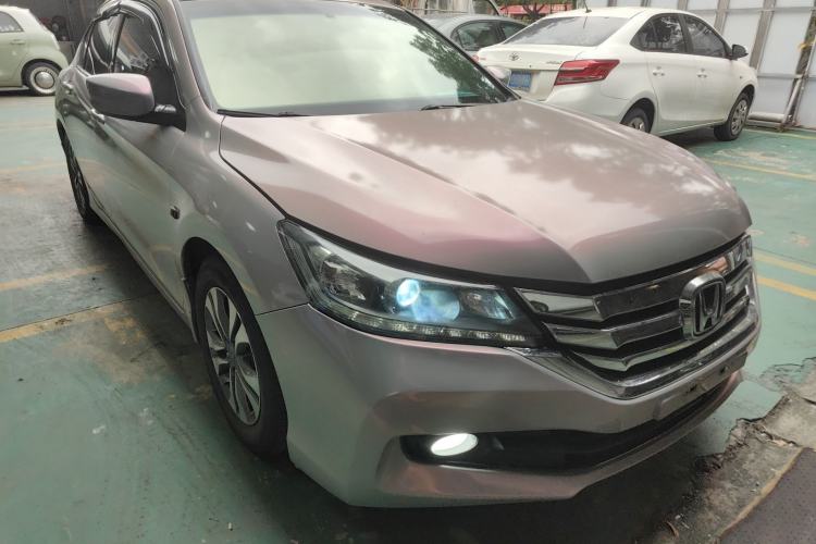Used Honda Accord 2014 2.0L LX Comfort Edition Front Right 45 Deg