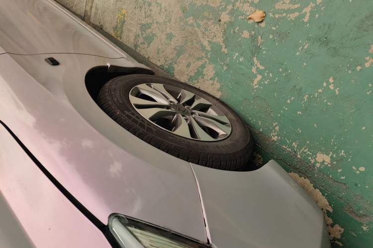 Used Honda Accord 2014 2.0L LX Comfort Edition Left Front Wheel Hub