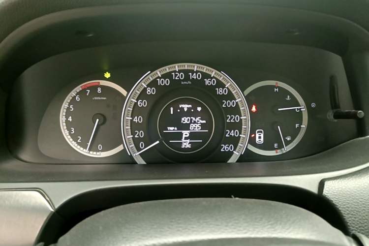 Used Honda Accord 2014 2.0L LX Comfort Edition Odometer Close Up
