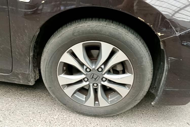 Used Honda Accord 2014 2.0L LX Comfort Edition Right Front Wheel Hub